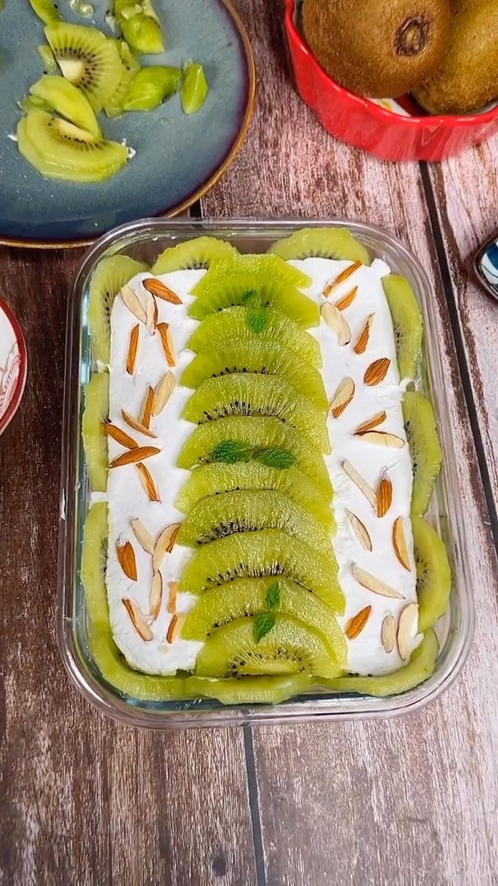 Layered Kiwi Mojito Pudding