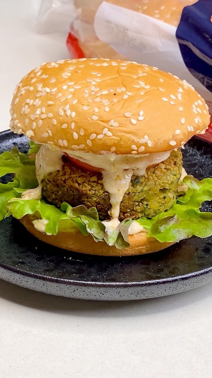 Chickpea Tikki Burger with Hummus