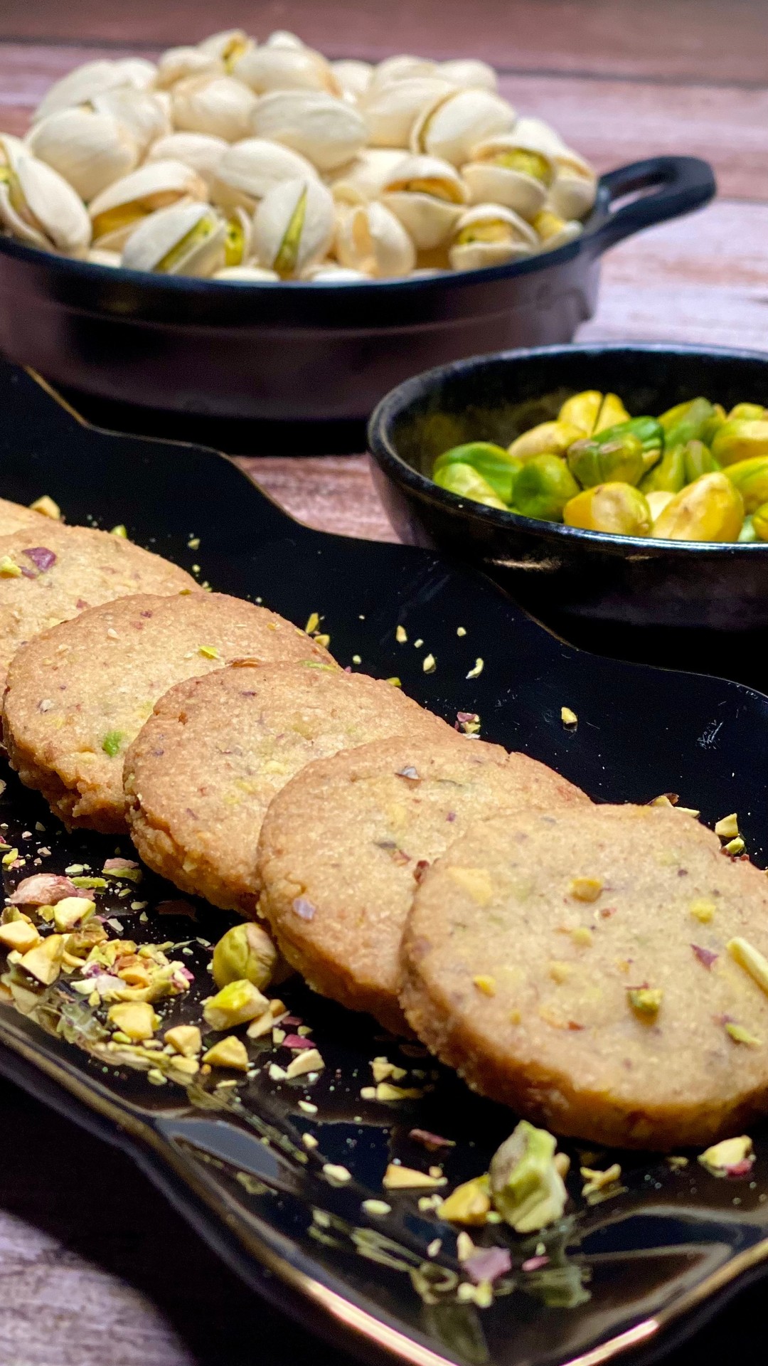Wheat and Pistachio Cookies