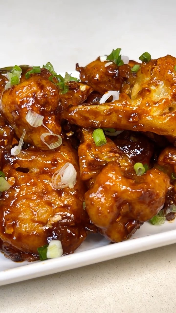 Crispy Fried Cauliflower with Spicy Sauce