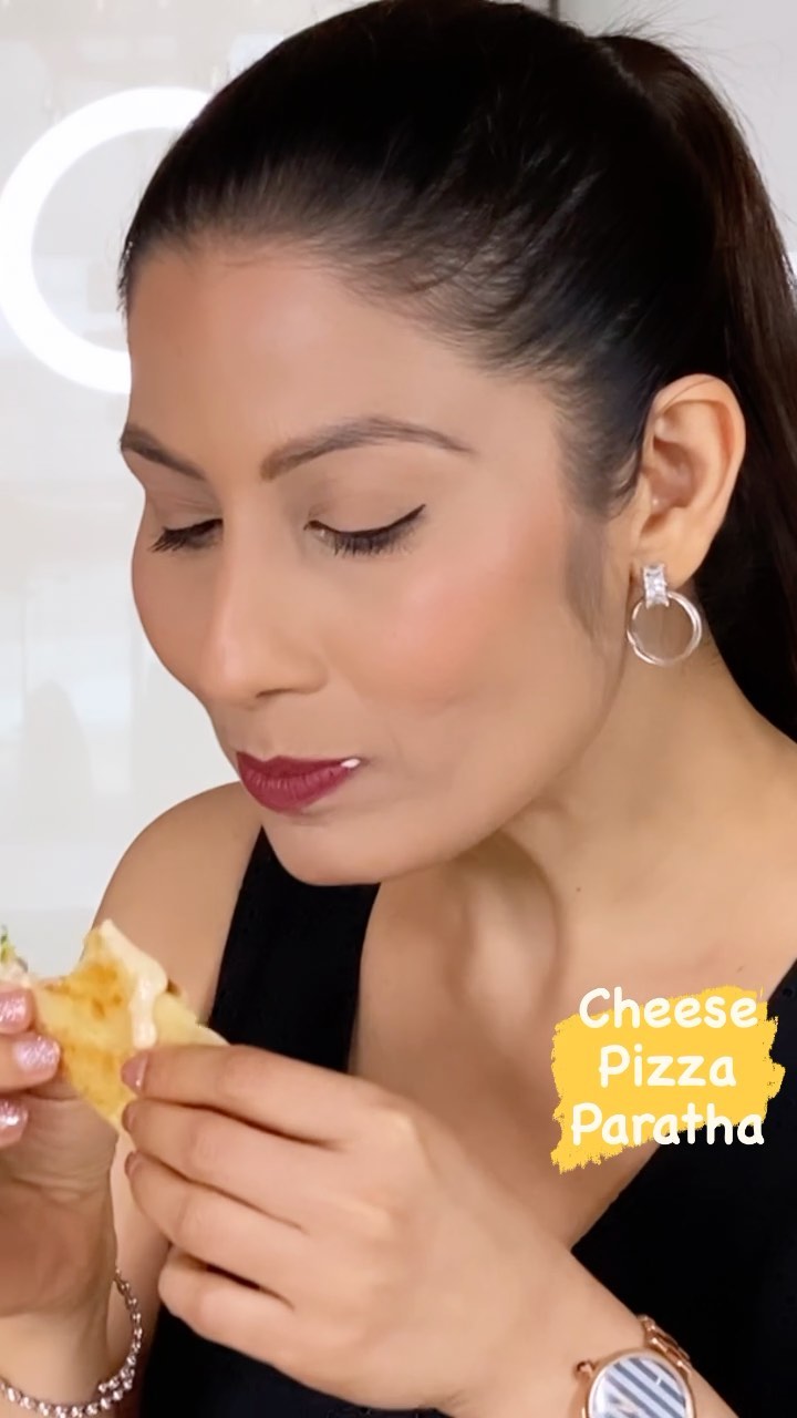 Cheese Paratha Pizza Fusion