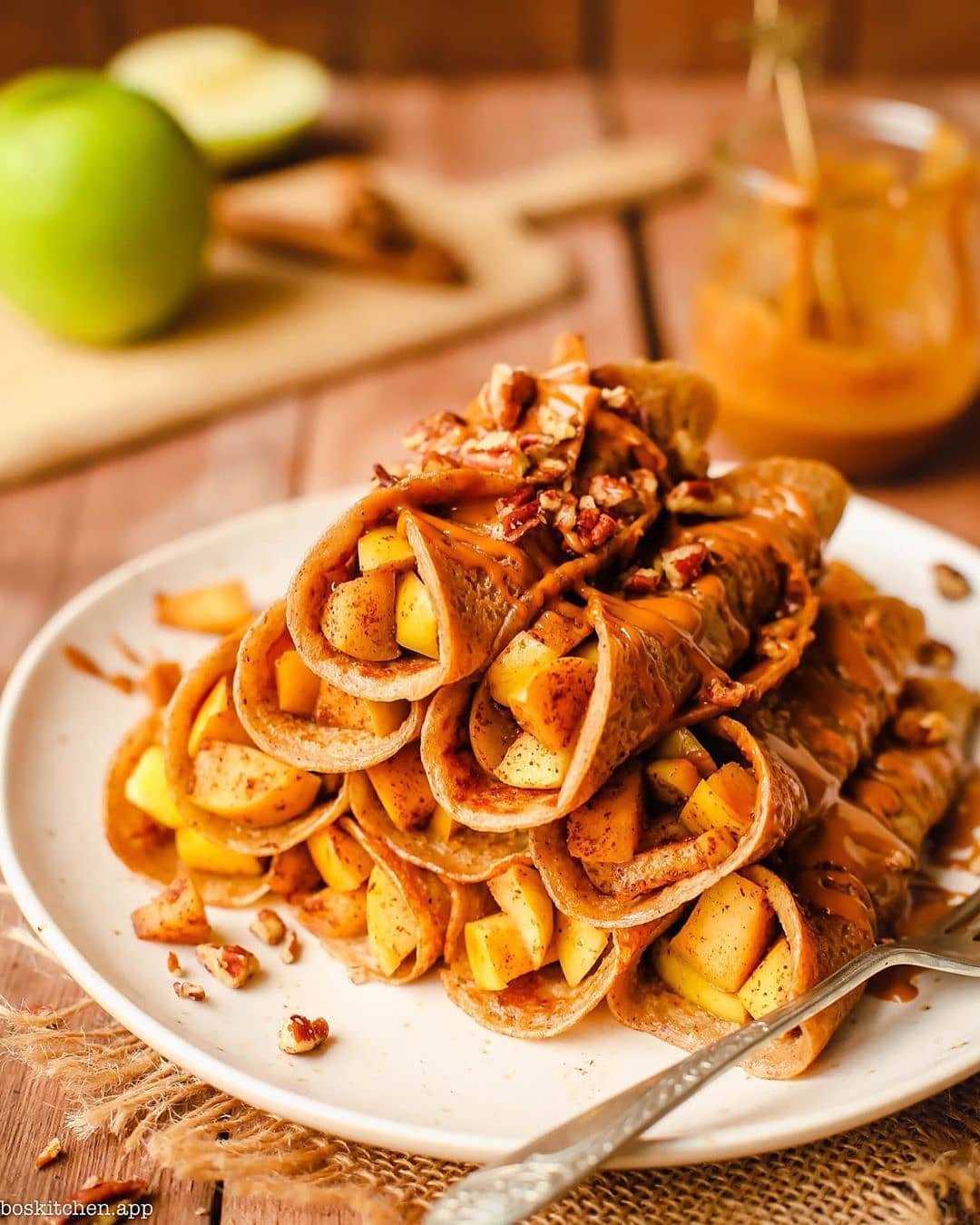 Cinnamon Apple Crêpes