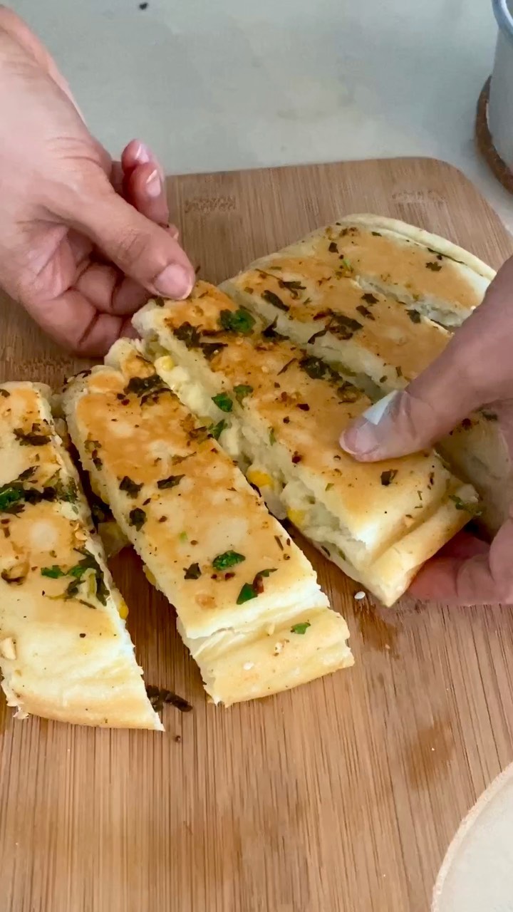 Stuffed Cheesy Garlic Bread Without Oven