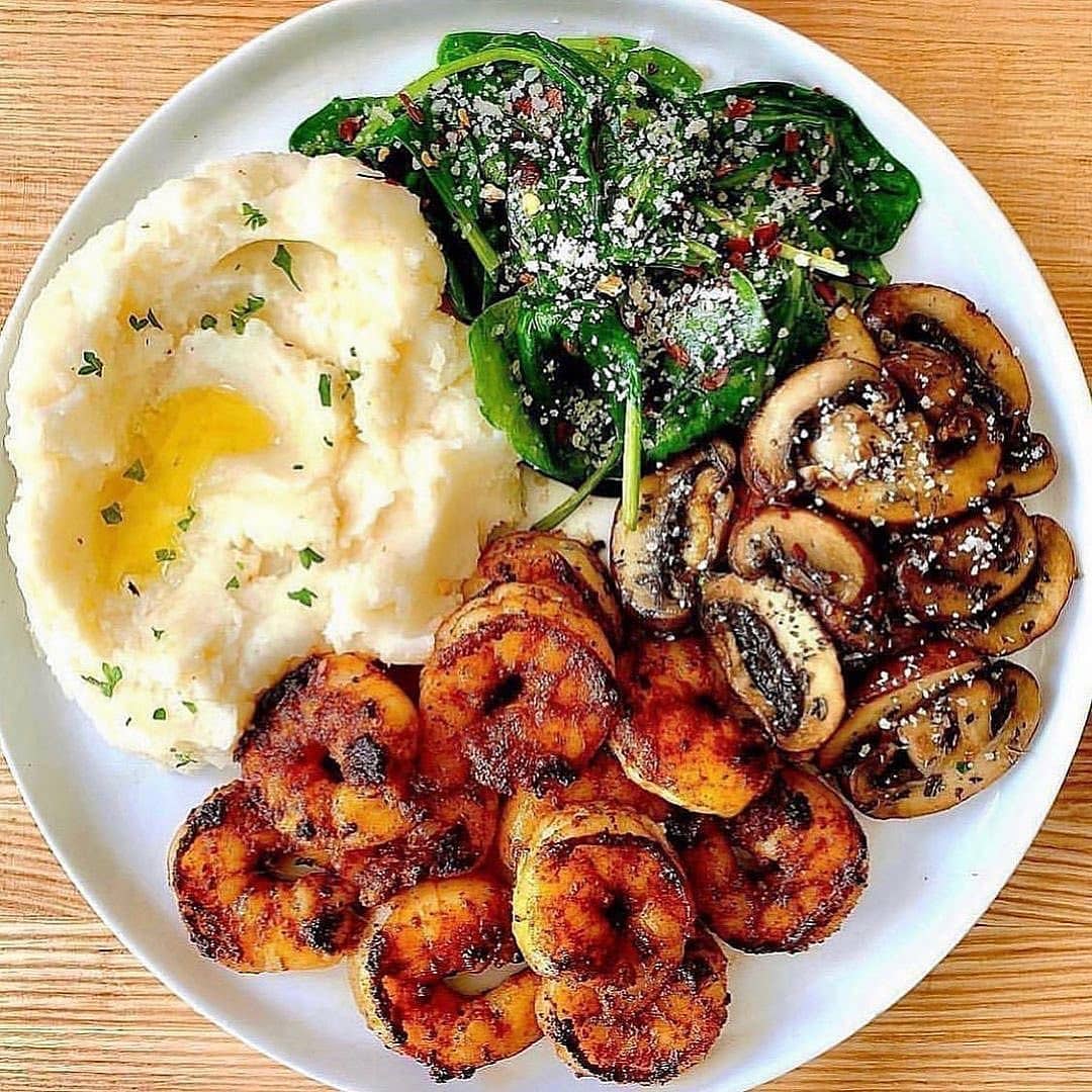 Spicy Garlic Cajun Shrimp Dish