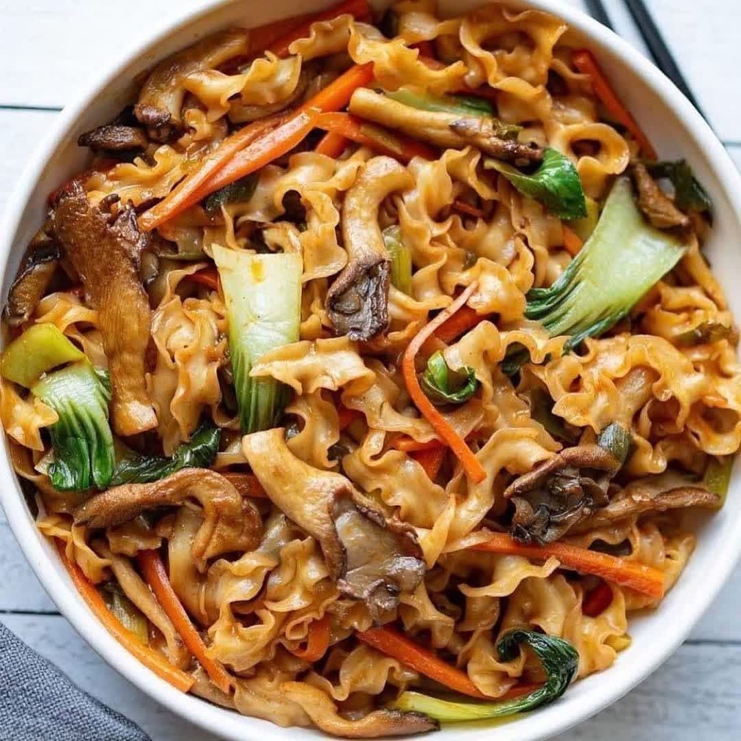 Oyster Mushroom Noodle Stir-Fry