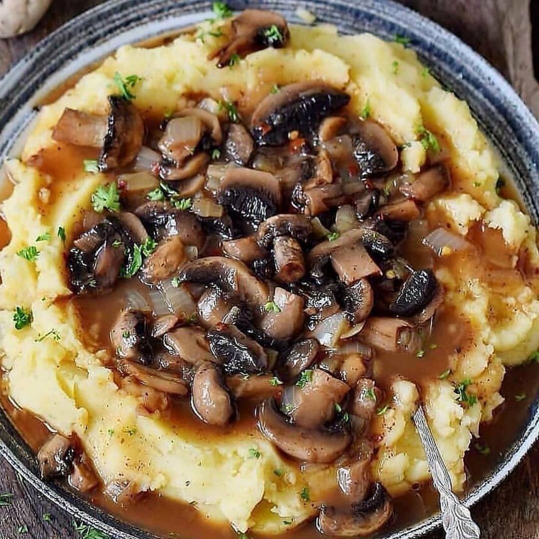 Mashed Potatoes with Mushroom Lentil Stew