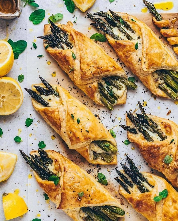 Asparagus and Cheese Puff Pastry Bundles
