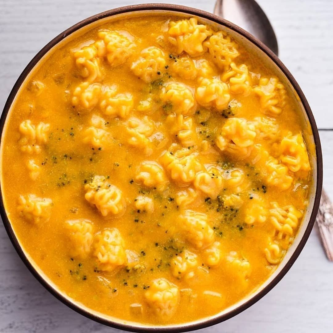 Creamy One-Pot Cheesy Broccoli Pasta Soup