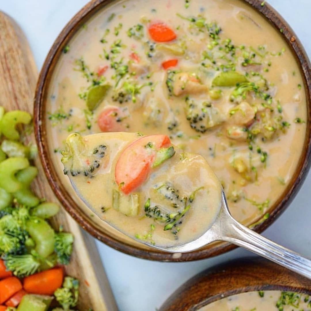 Vegan Broccoli Cheddar Soup