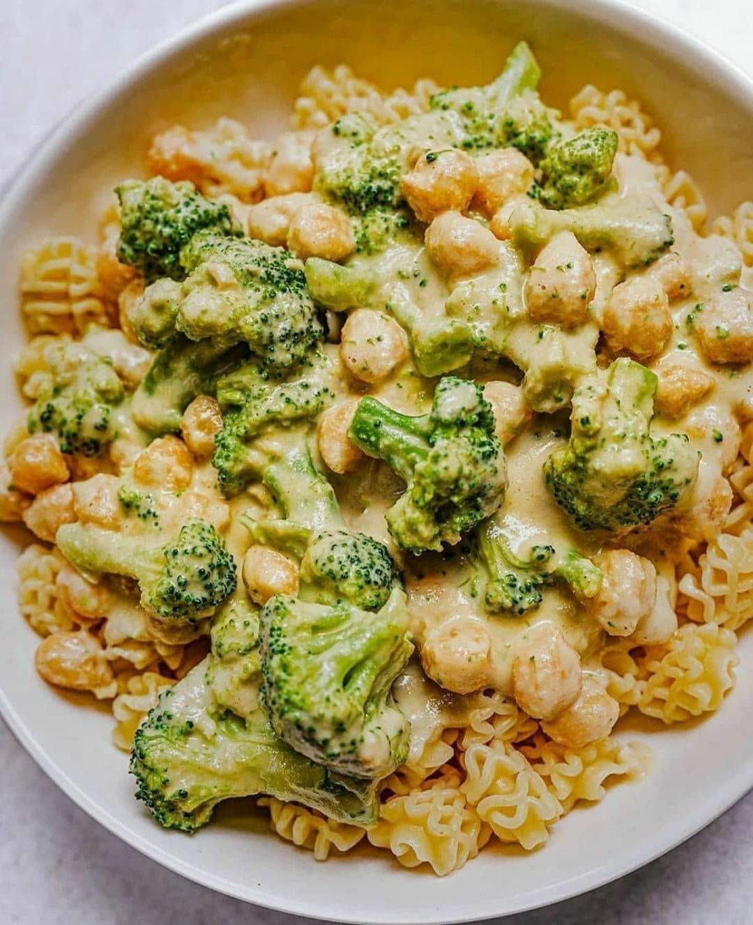 Oil-Free Vegan Broccoli and Chickpea White Sauce