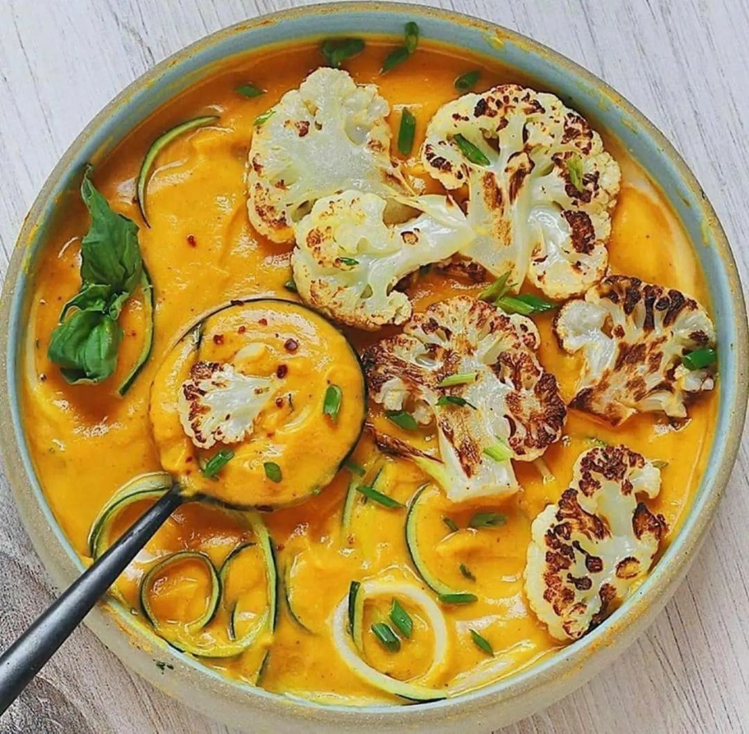 Roasted Cauliflower and Curry Soup