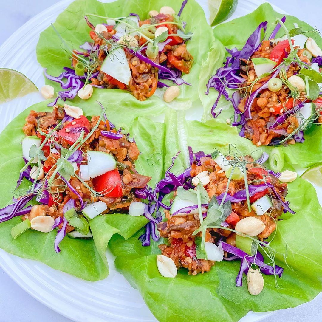 Spicy Peanut Tempeh Lettuce Wraps