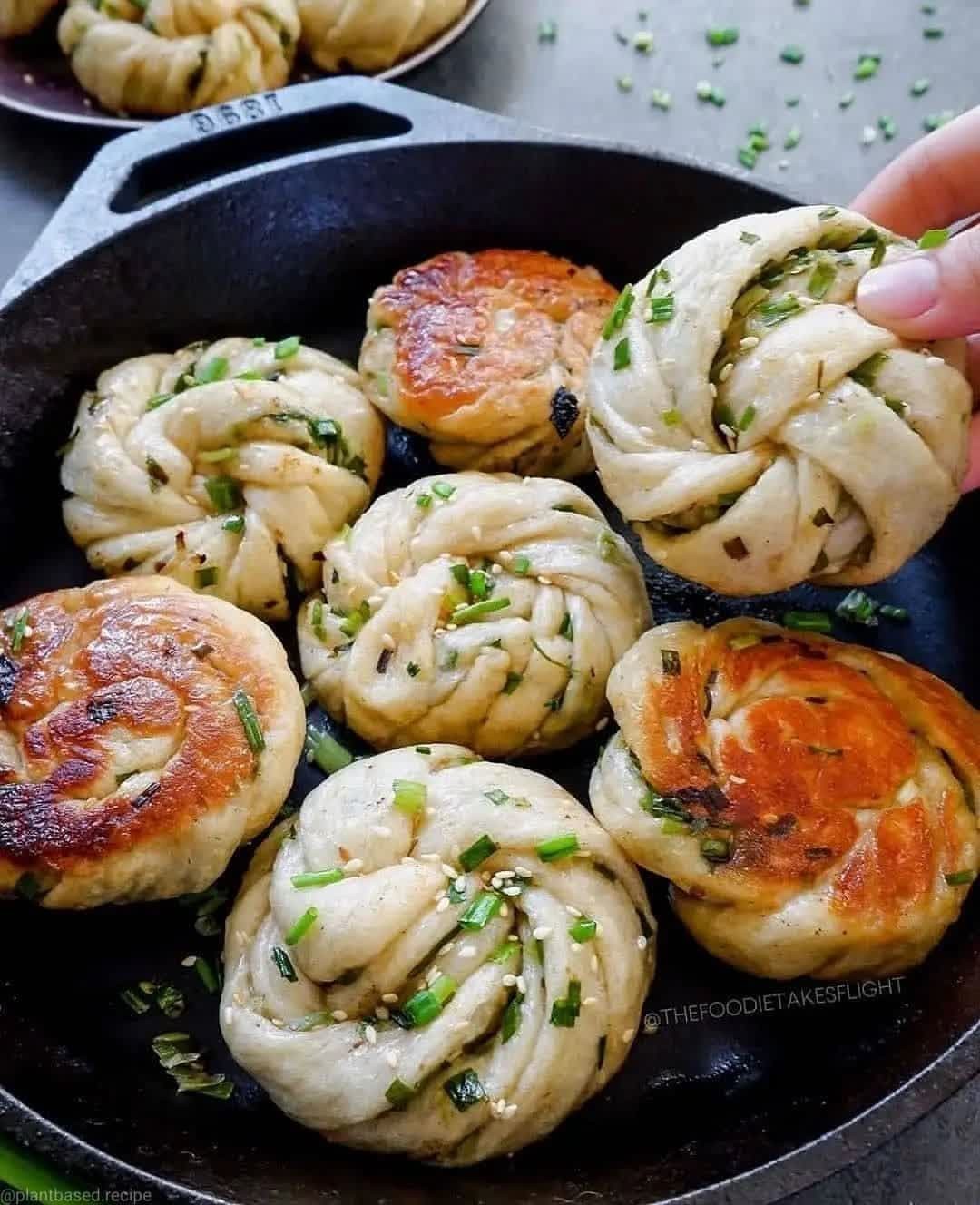 Pan-Fried Scallion and Toasted Sesame Buns