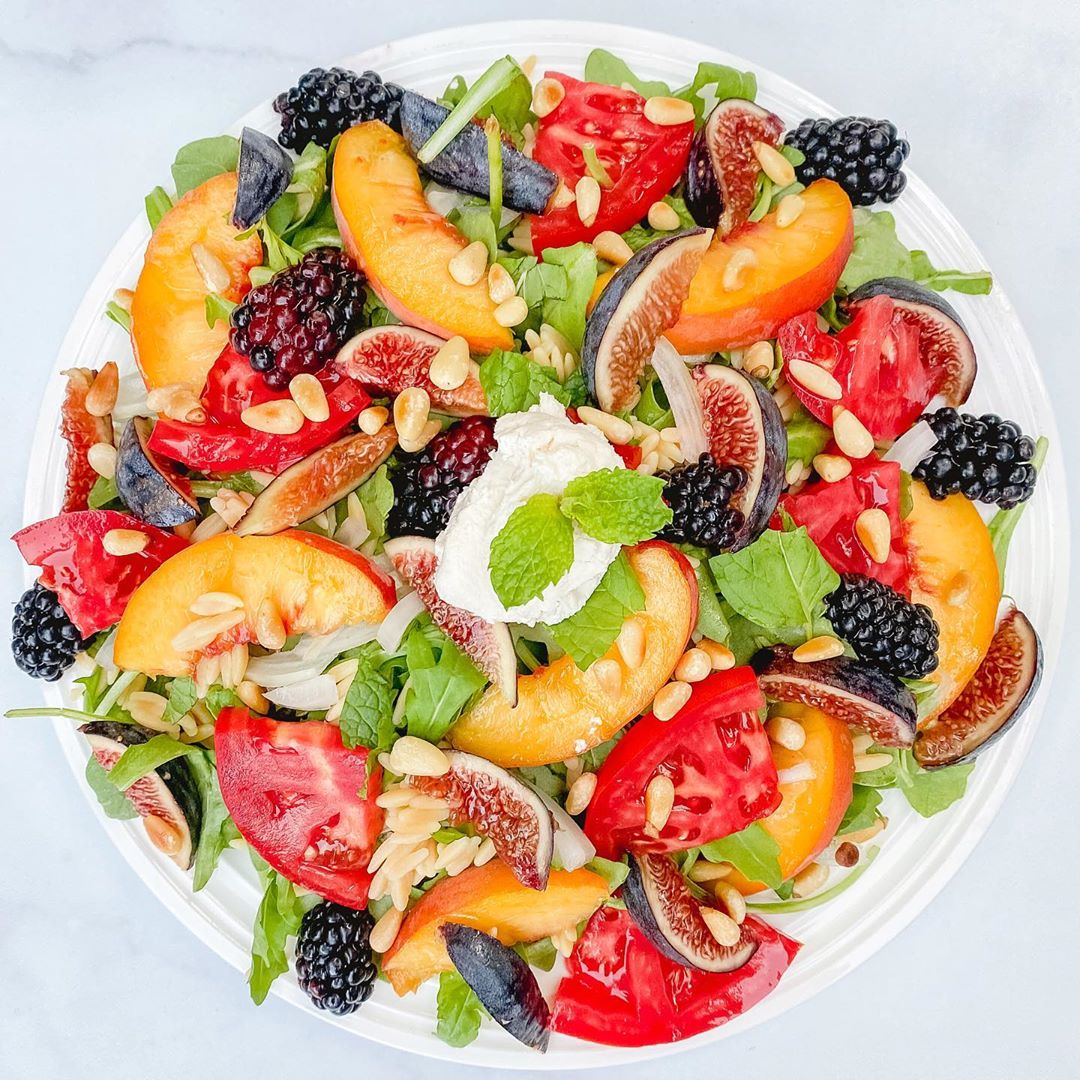 Summer Arugula Salad with Lemon Vinaigrette