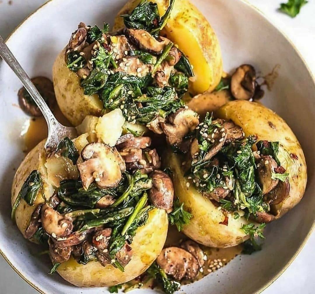 Stuffed Baked Potatoes with Mushrooms and Spinach