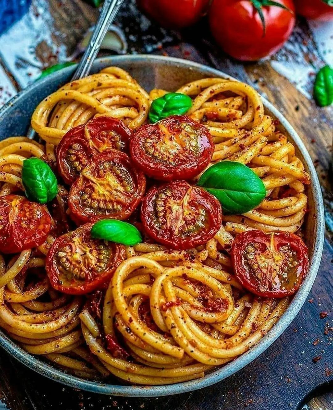 Simple Vegan Tomato Pasta with Roasted Cherry Tomatoes