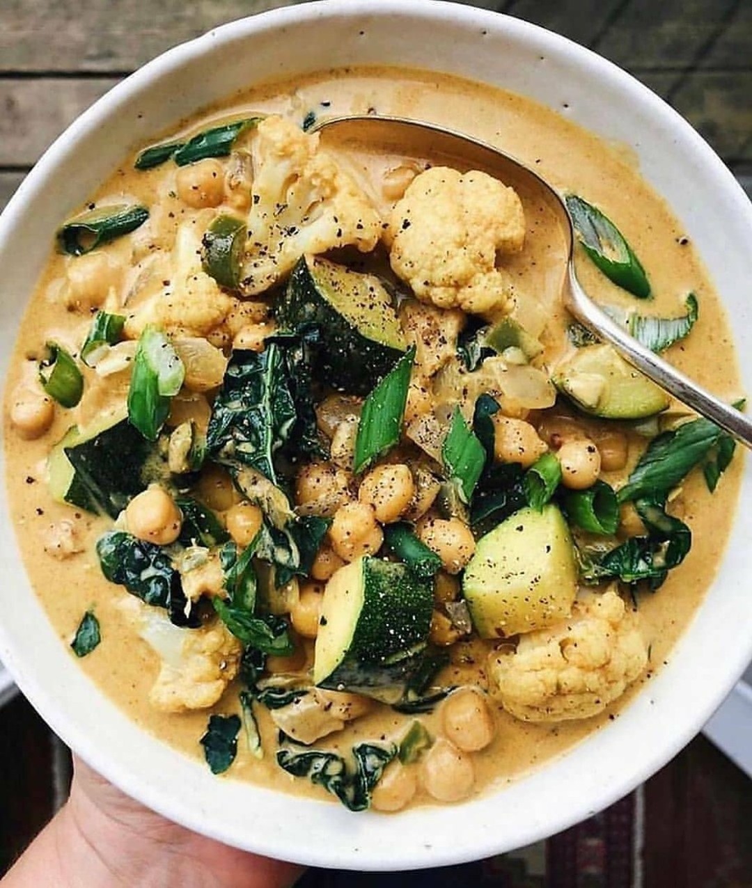 One-Pot Vegan Chickpea Cauliflower Curry