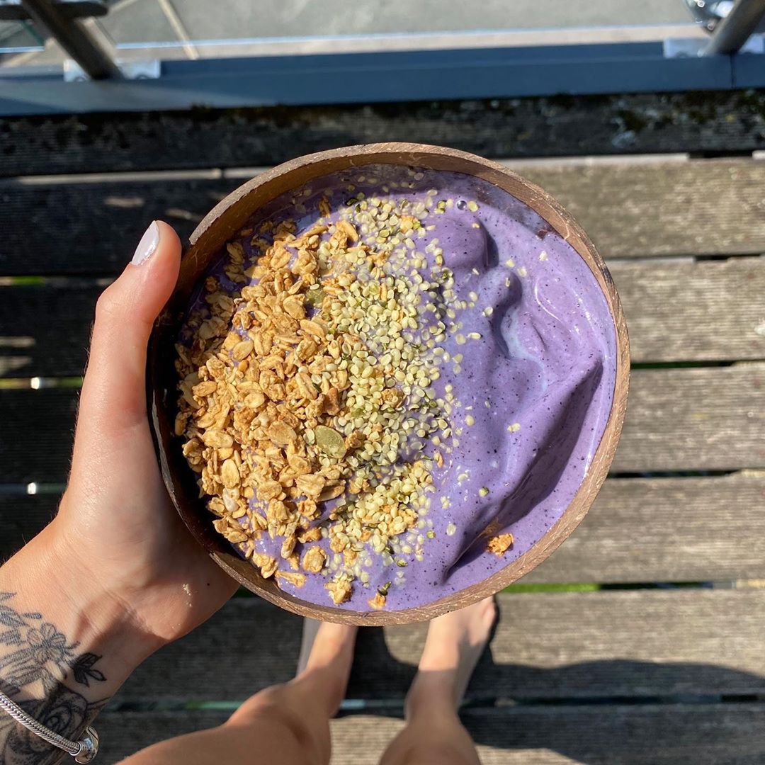 Blueberry and Banana Smoothie Bowl