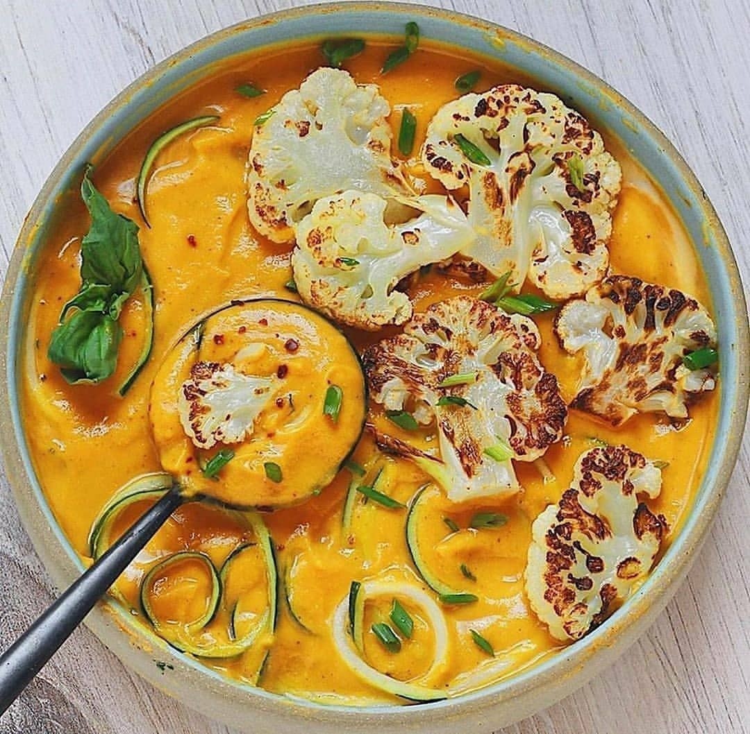 Roasted Cauliflower Curry Soup