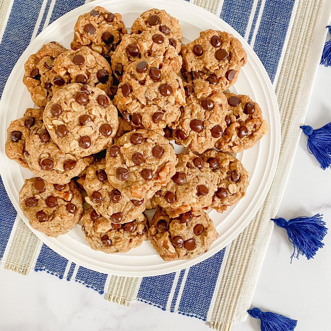 Oatmeal Chocolate Chip Walnut Cookies