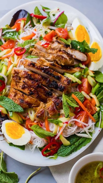 Vietnamese Lemongrass Chicken Rice Noodle Salad