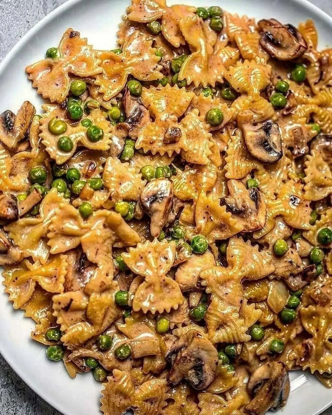 Creamy Vegan Tahini Pasta with Peas and Mushrooms