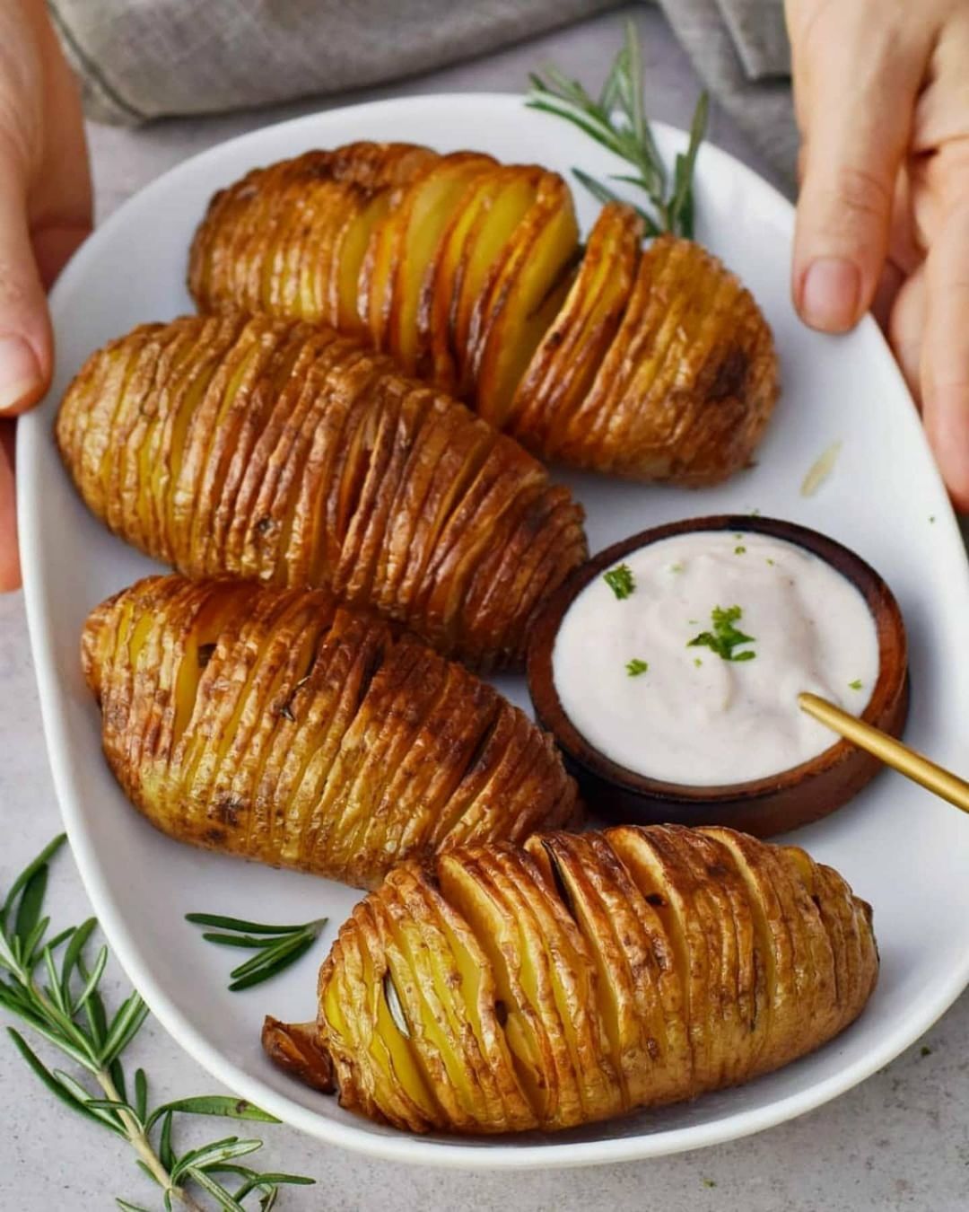 Crispy Vegan Garlic Rosemary Hasselback Potatoes