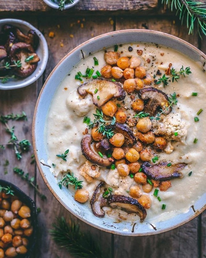 Vegan Roasted Cauliflower and Fennel Soup
