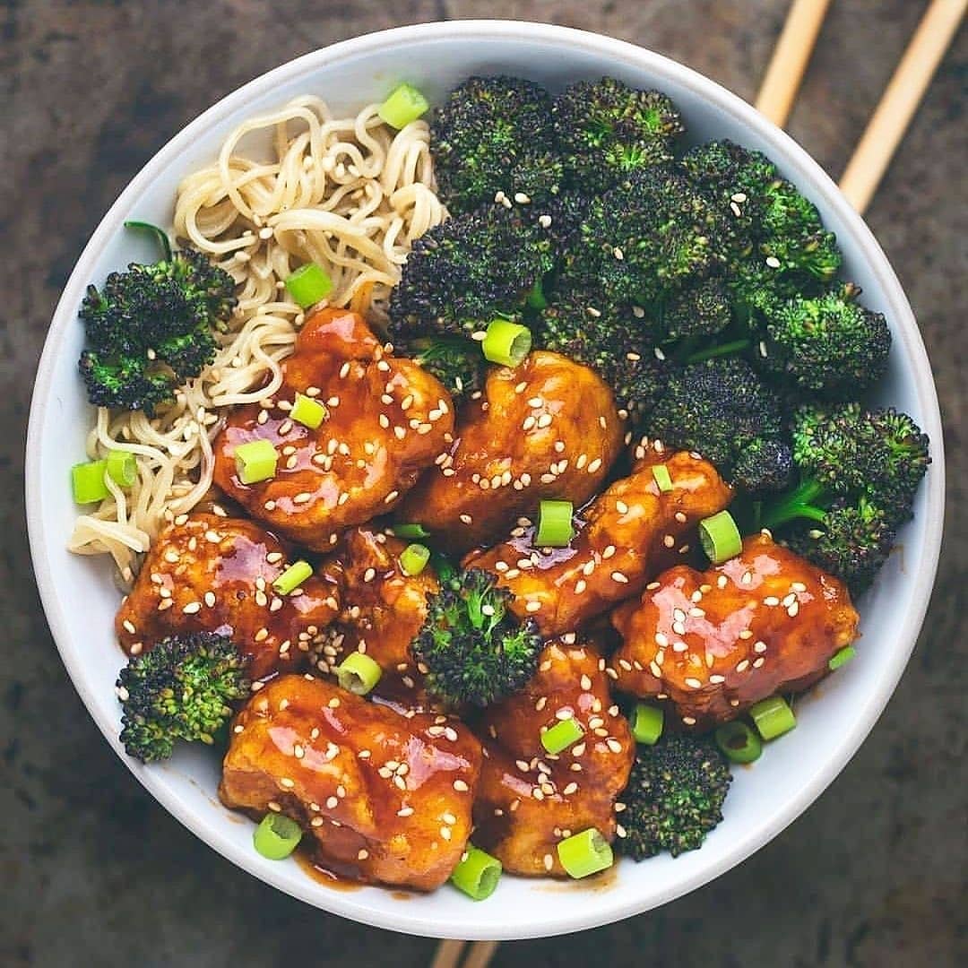 Maple Sriracha Tofu with Ramen Noodles and Broccoli