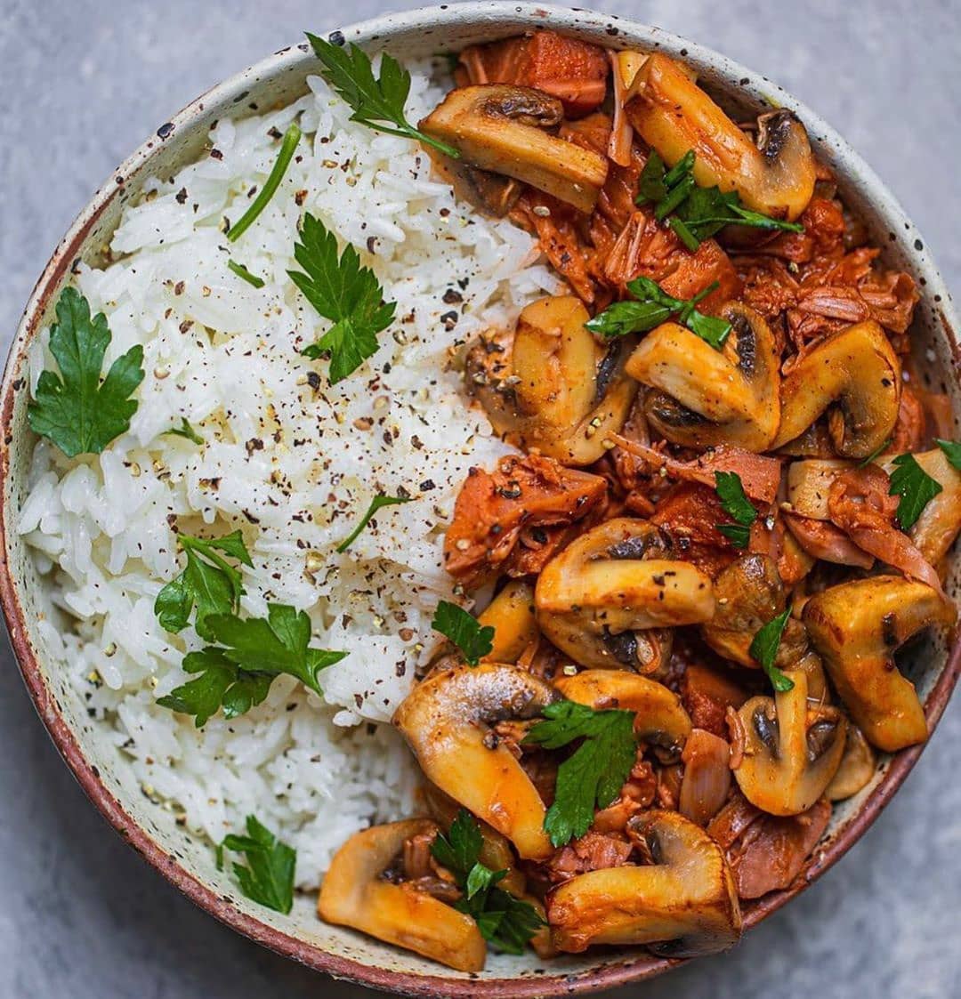 Simple Jackfruit Curry with Mushrooms