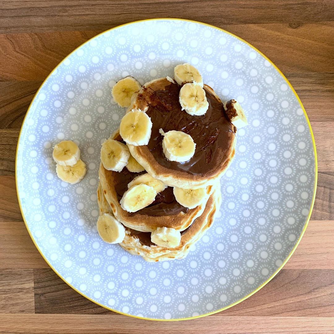 Easy Protein Pancakes with Banana Topping
