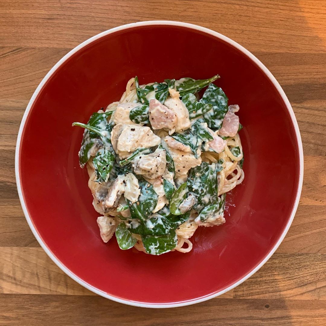 Mascarpone Pasta with Garlic, Mushrooms, Chicken, and Bacon