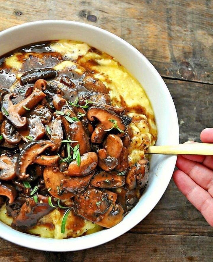 Vegan Creamy Polenta with Red Wine Mushrooms