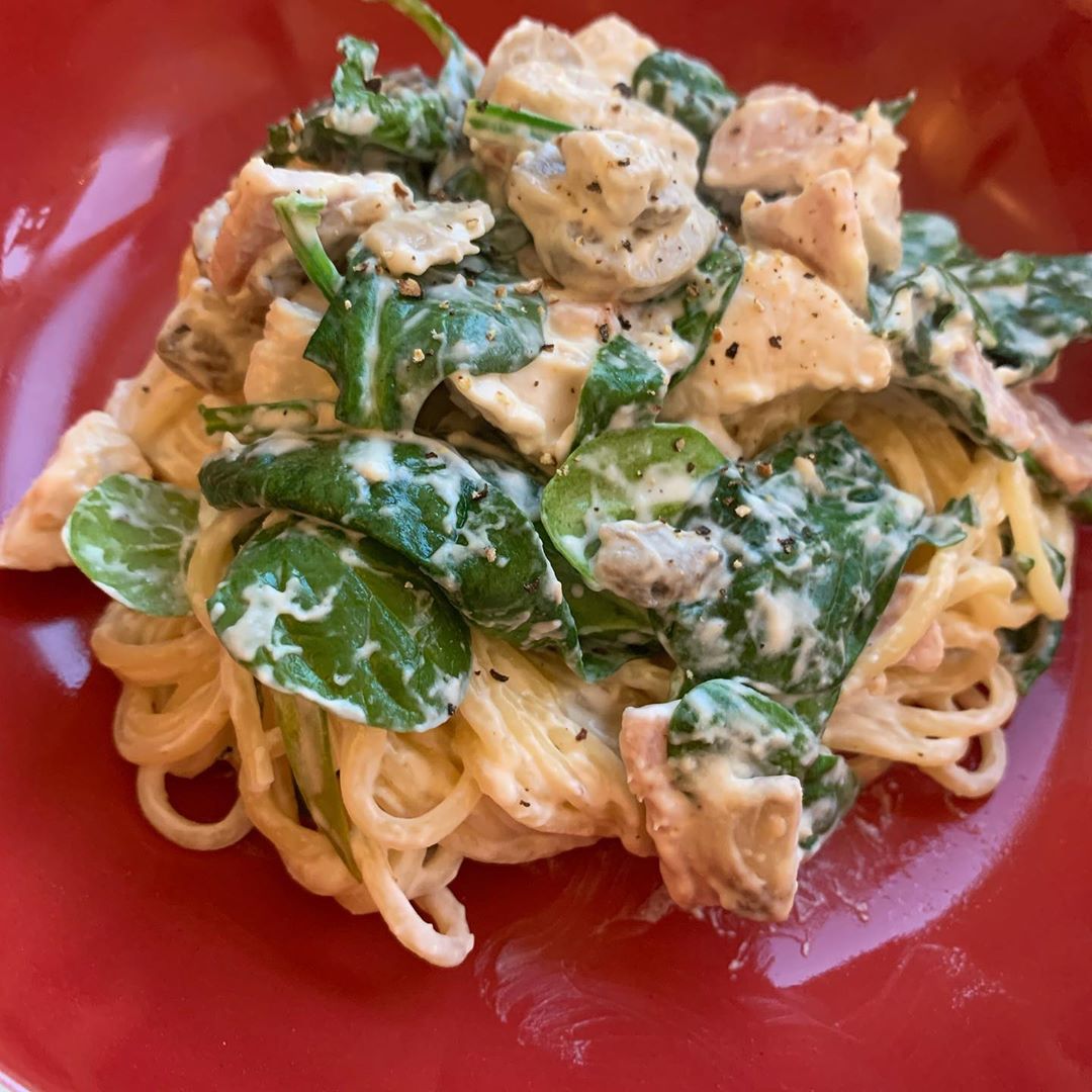 Mascarpone Pasta with Garlic, Mushrooms, Chicken, and Bacon