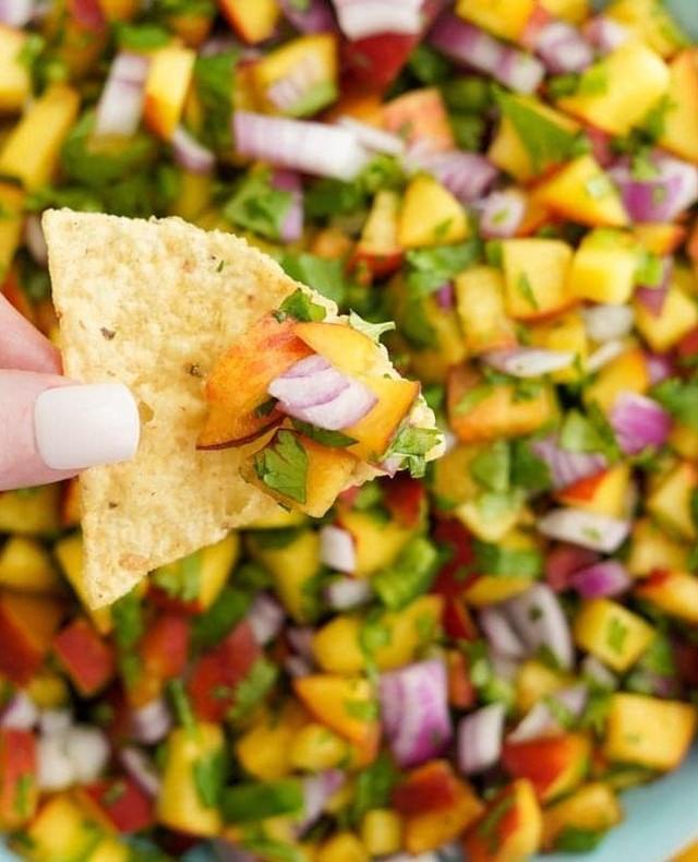 Fresh Peach Salsa with Jalapeno and Lime