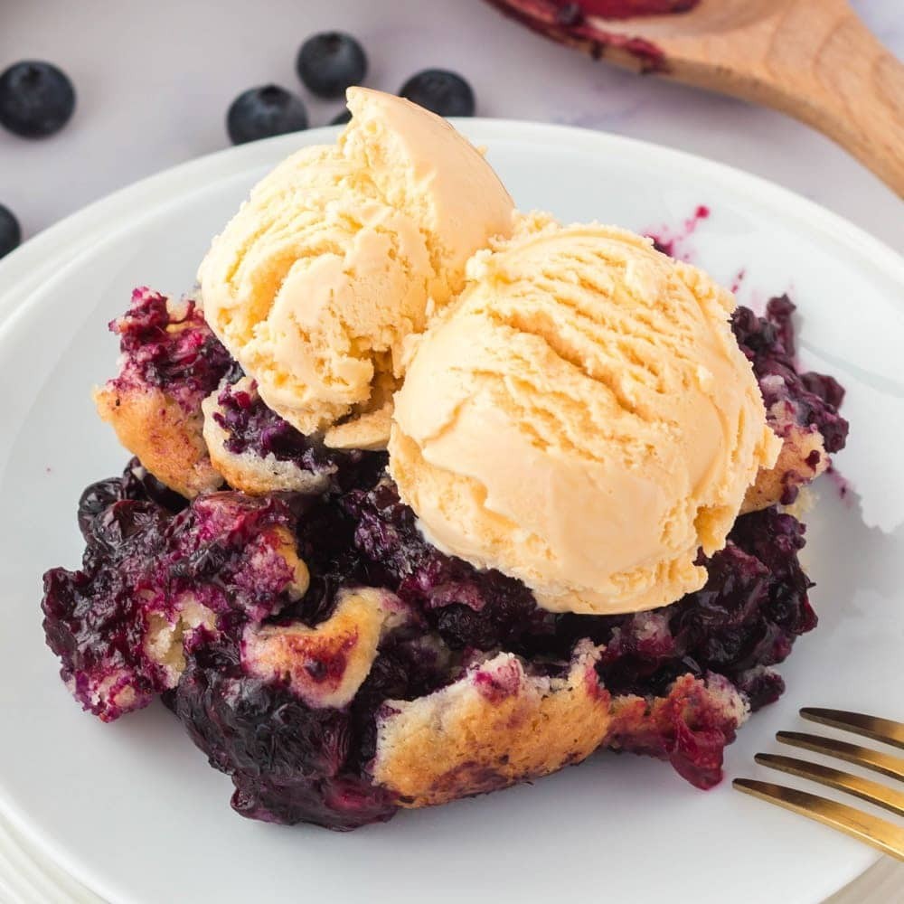 Classic Old Fashioned Southern Blueberry Cobbler