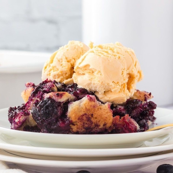 Classic Old Fashioned Southern Blueberry Cobbler