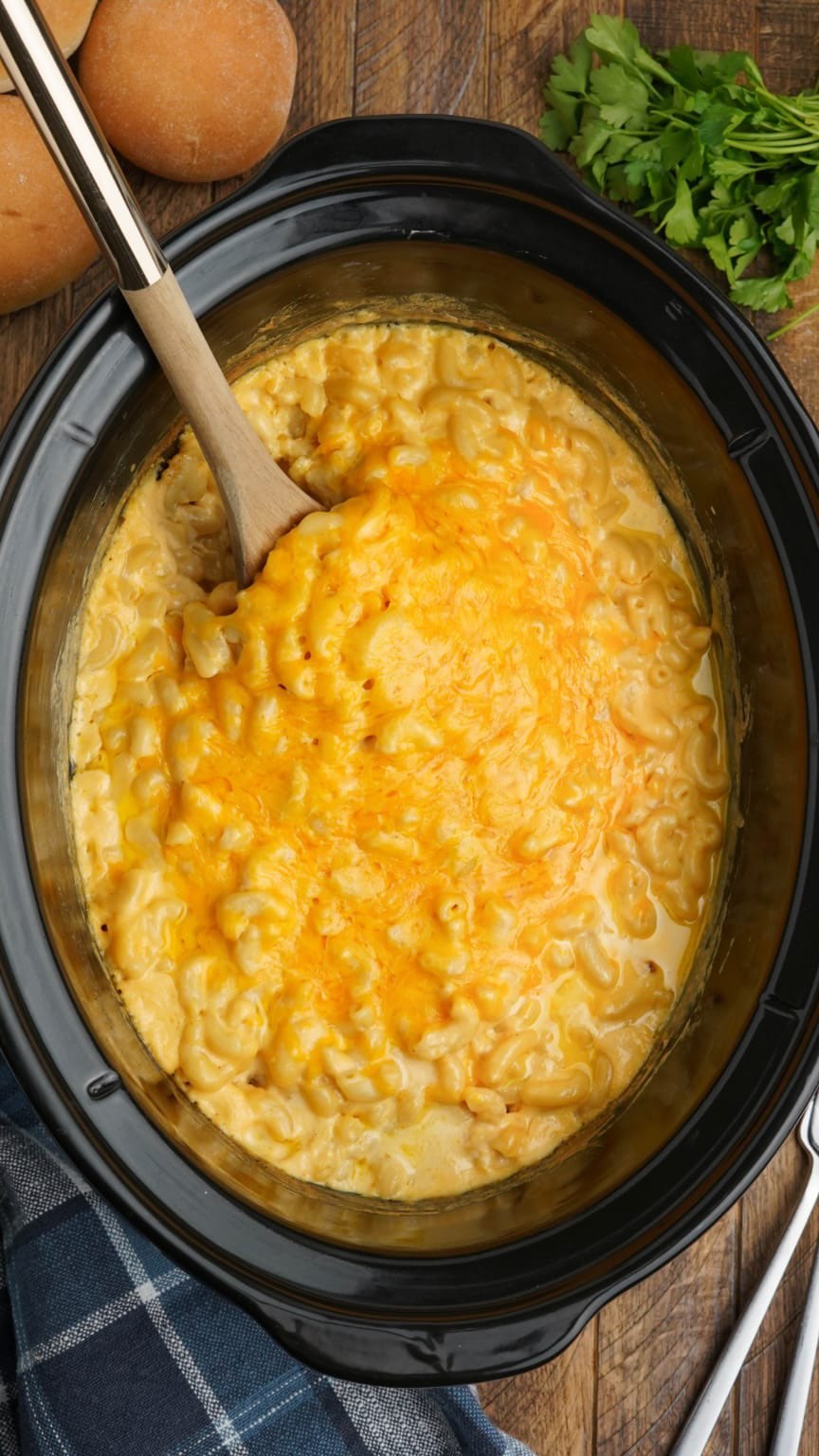 Creamy Slow Cooker Macaroni and Cheese