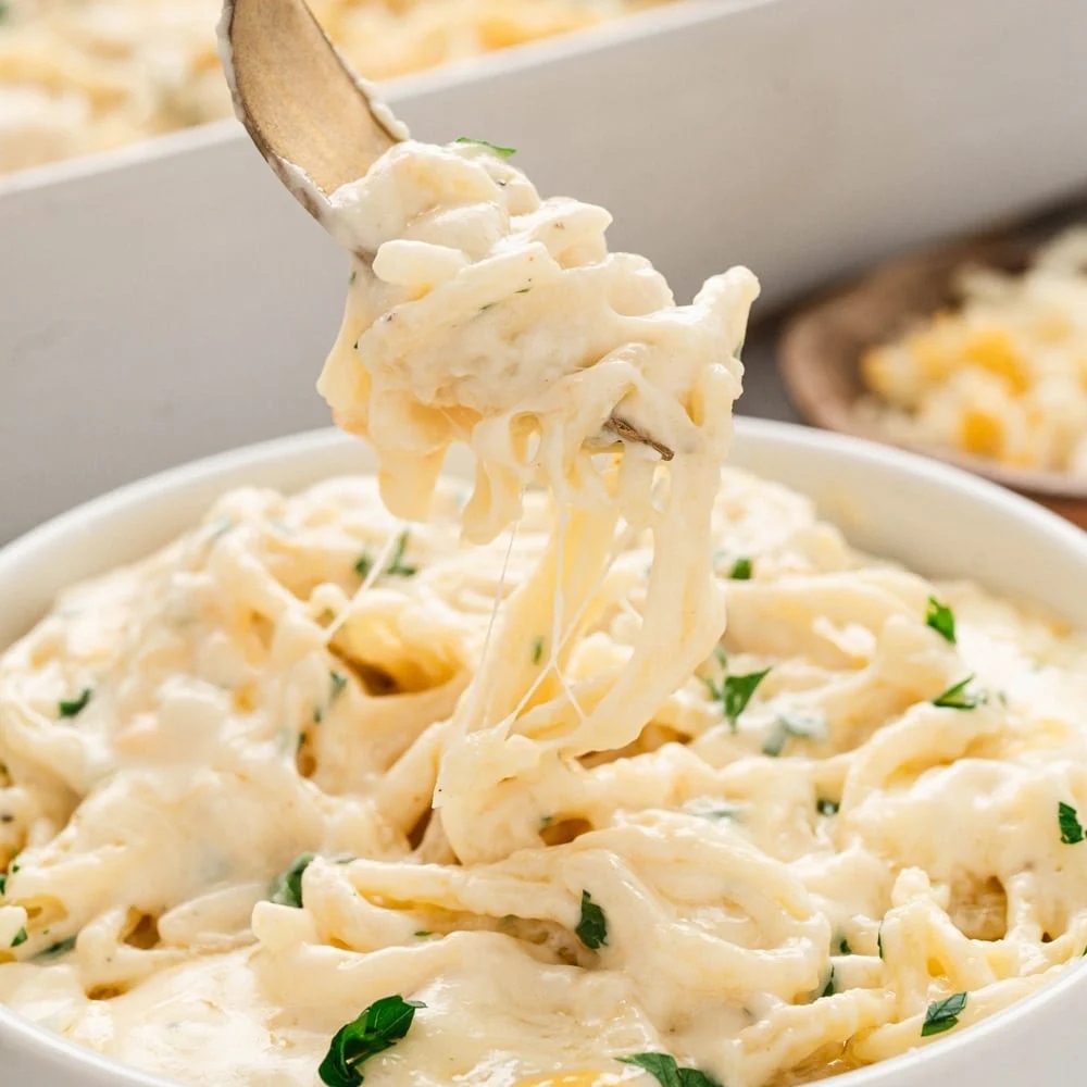 Creamy Baked Spaghetti Mac and Cheese