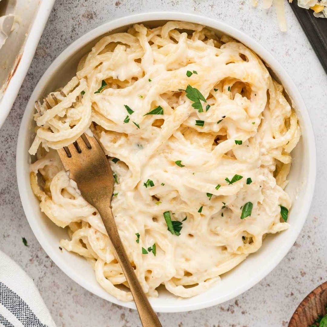 Creamy Baked Spaghetti Mac and Cheese