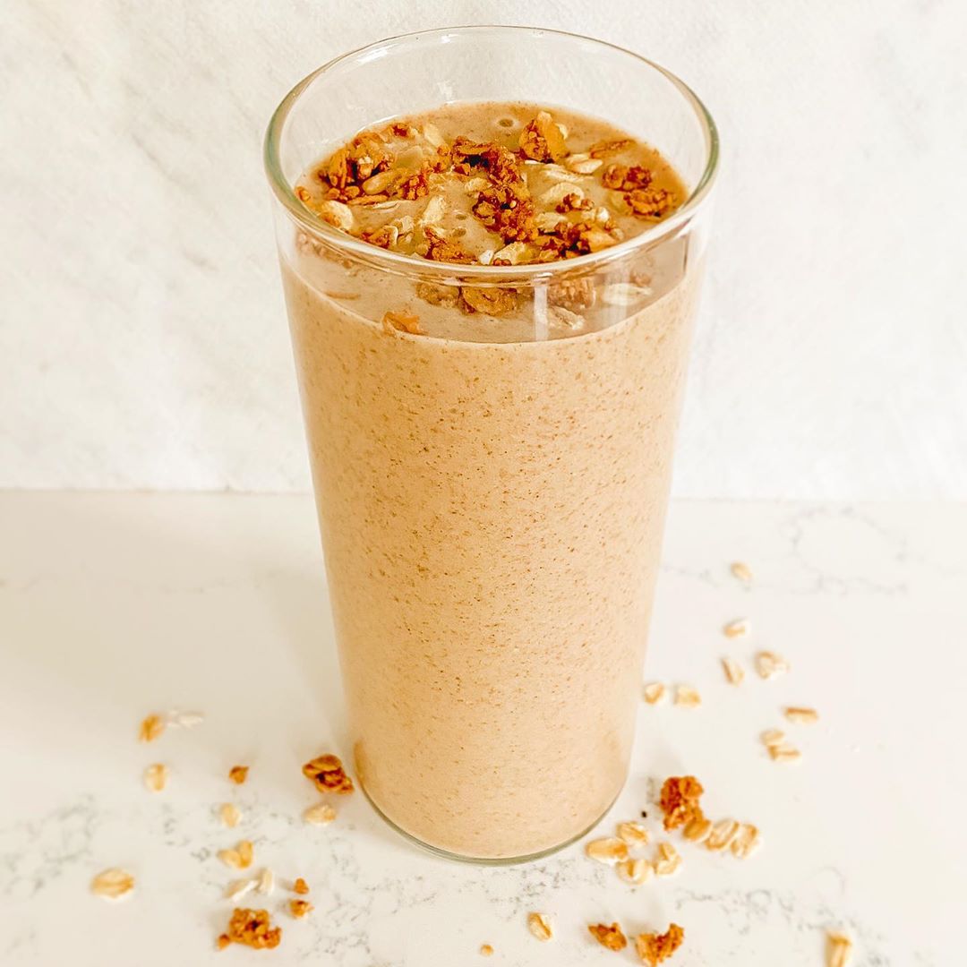 Oatmeal Cinnamon Smoothie Breakfast Treat