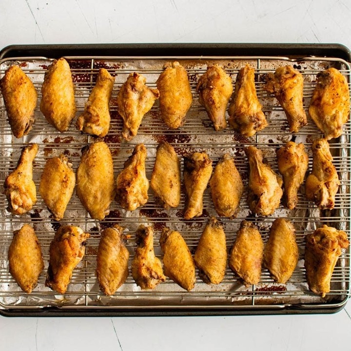 Crispy Baked Garlic Parmesan Chicken Wings