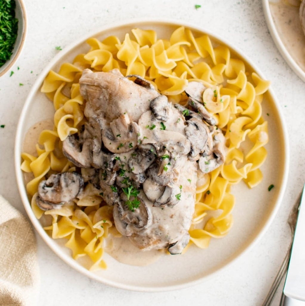 Easy Slow Cooker Creamy Mushroom Chicken