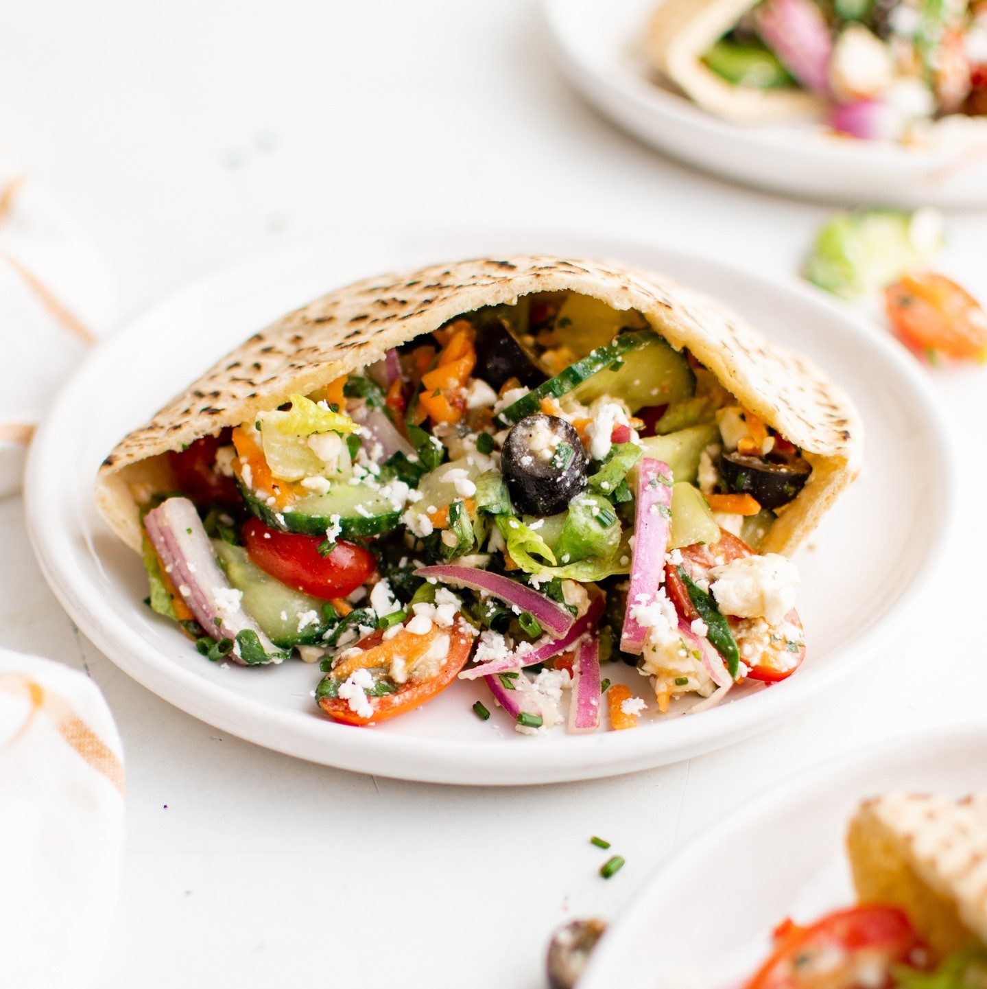 Easy Fresh Veggie Pita Pocket Sandwiches