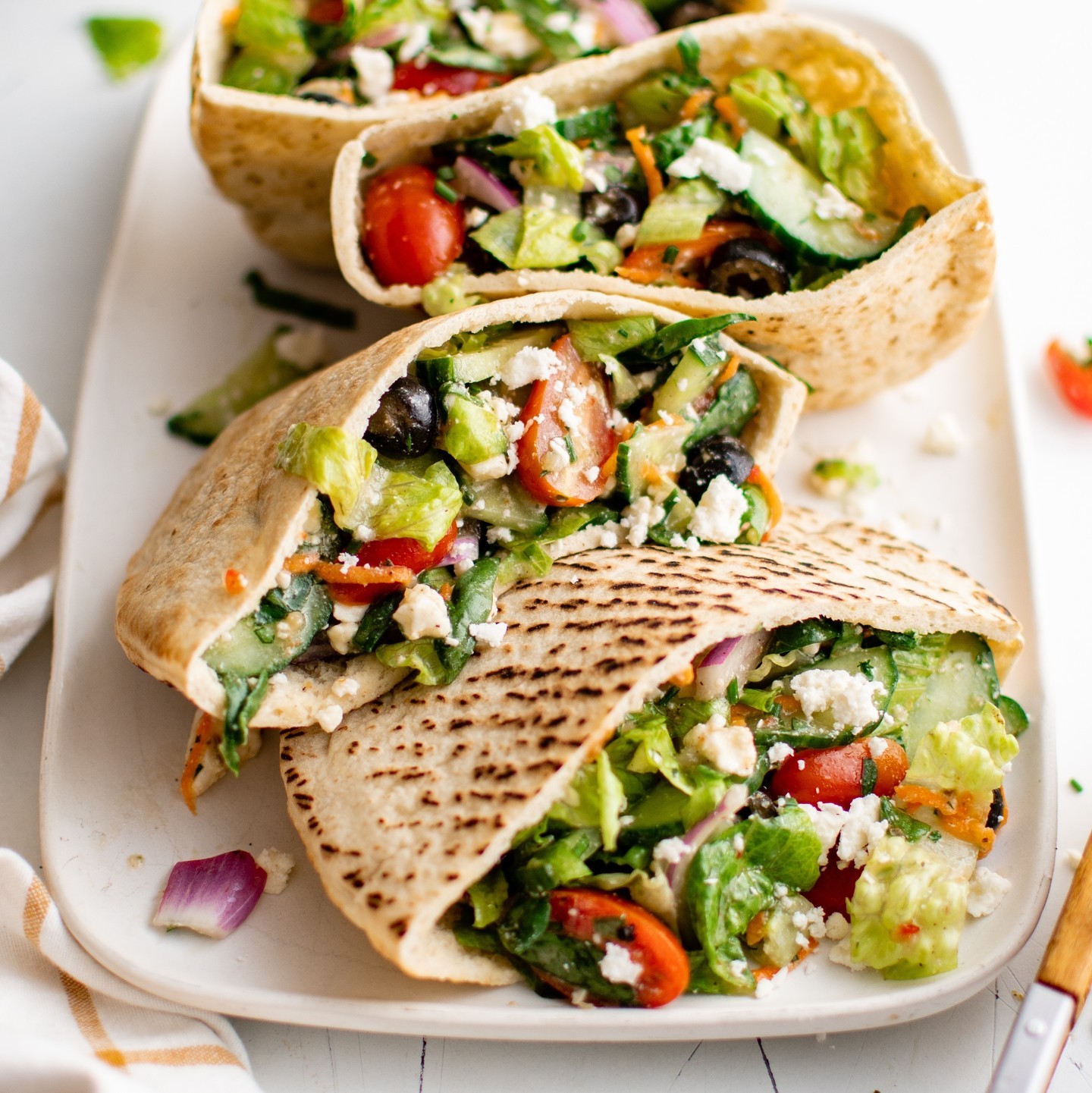 Easy Fresh Veggie Pita Pocket Sandwiches