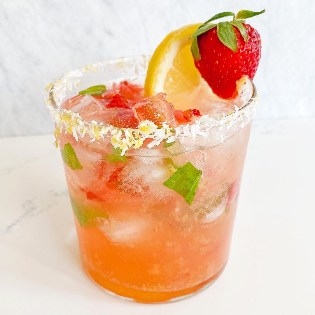 Delicious Strawberry Lemon Cocktail