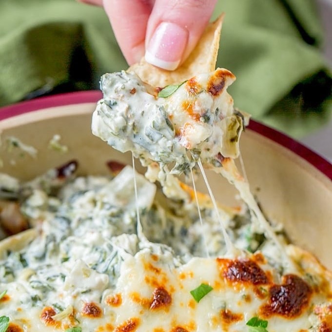 Olive Garden Copycat Baked Spinach Artichoke Dip