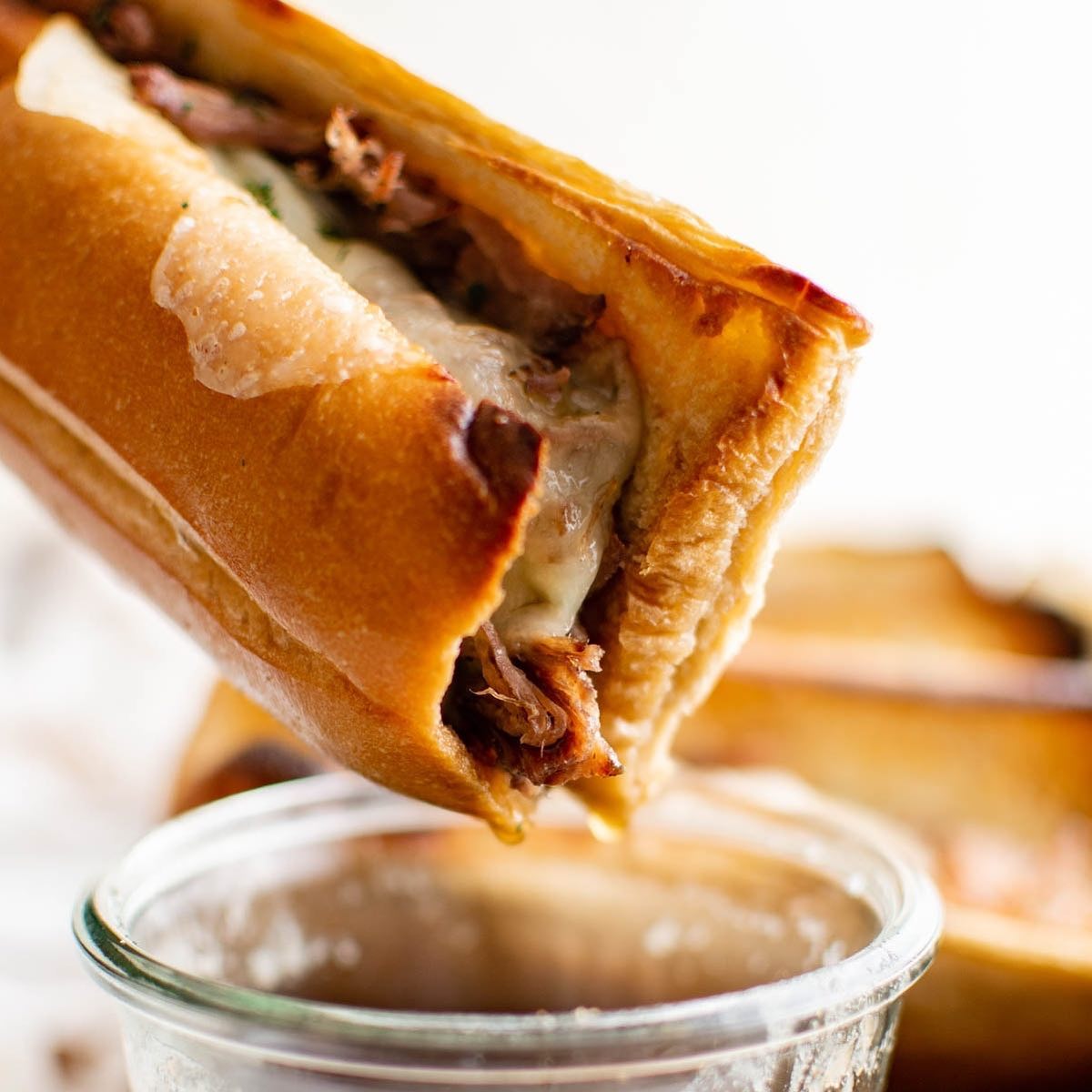 Slow Cooker Pulled Beef Sandwiches