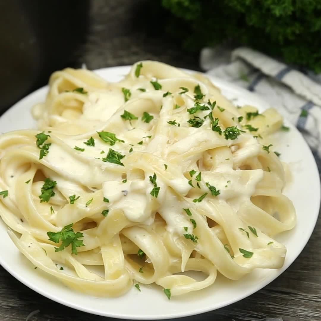 Rich and Creamy Homemade Alfredo Sauce
