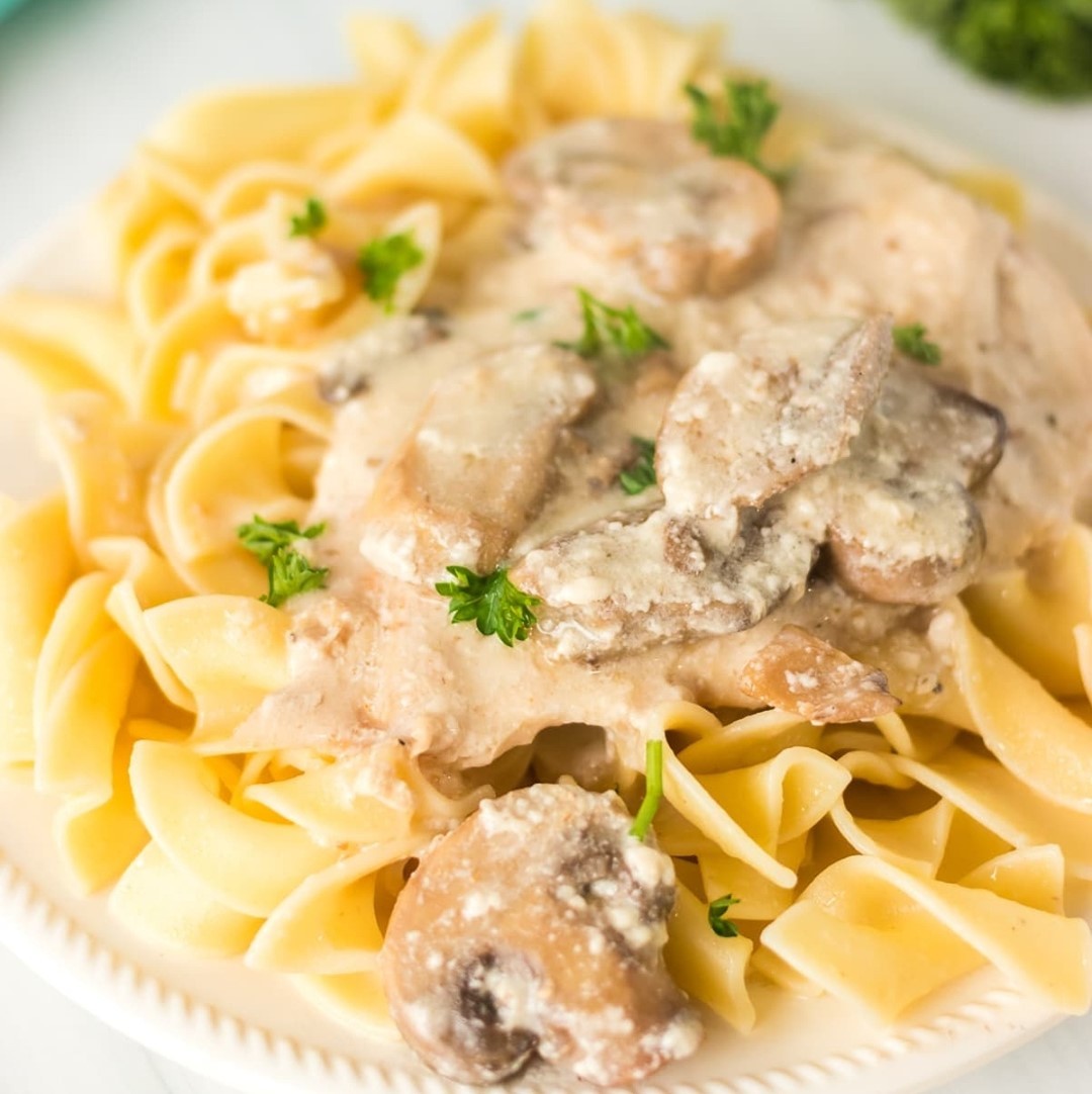 Easy Slow Cooker Mushroom Chicken Dinner